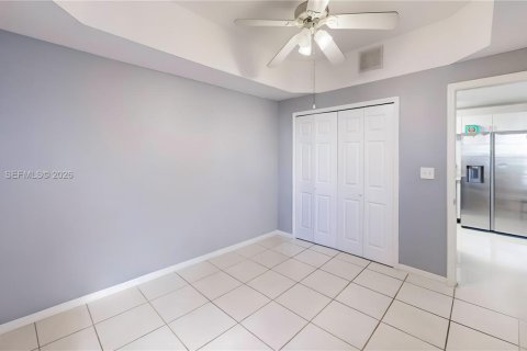 Condominio en venta en Miami, Florida, 4 dormitorios, 156.08 m2 № 2009350 - foto 17