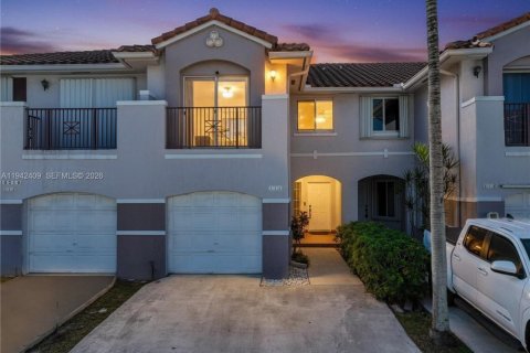 Condominio en Miami, Florida, 4 dormitorios  № 2009350