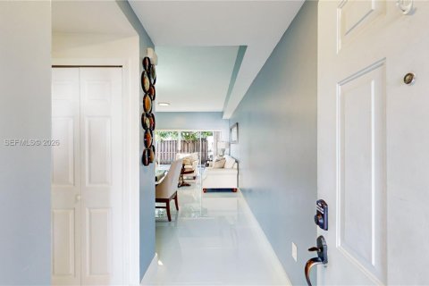 Condominio en venta en Miami, Florida, 4 dormitorios, 156.08 m2 № 2009350 - foto 5