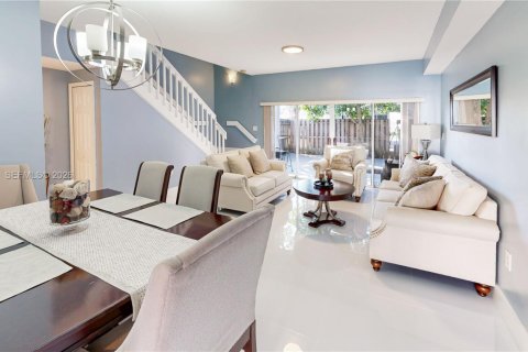 Condominio en venta en Miami, Florida, 4 dormitorios, 156.08 m2 № 2009350 - foto 8