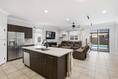 House in Homestead, Florida 4 bedrooms, 167.13 sq.m. № 1990980 - photo 13