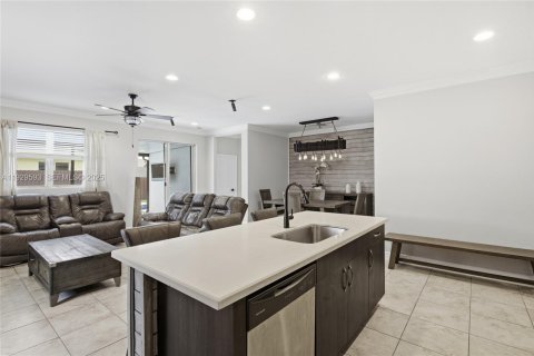 House in Homestead, Florida 4 bedrooms, 167.13 sq.m. № 1990980 - photo 15