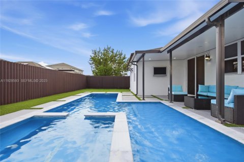 House in Homestead, Florida 4 bedrooms, 167.13 sq.m. № 1990980 - photo 9