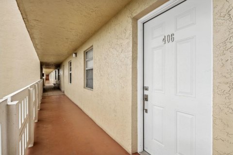 Condominio en alquiler en Dania Beach, Florida, 2 dormitorios, 110.55 m2 № 945183 - foto 1