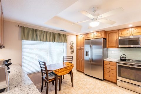 Condo in Palm Harbor, Florida, 2 bedrooms  № 1873019 - photo 10