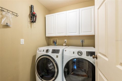 Condo in Palm Harbor, Florida, 2 bedrooms  № 1873019 - photo 19