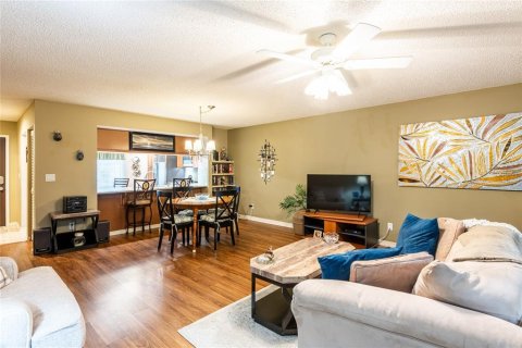 Condo in Palm Harbor, Florida, 2 bedrooms  № 1873019 - photo 4