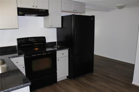 Immobilier commercial à vendre à Punta Gorda, Floride: 3 chambres, 148.46 m2 № 2141884 - photo 7