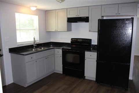Immobilier commercial à vendre à Punta Gorda, Floride: 3 chambres, 148.46 m2 № 2141884 - photo 5