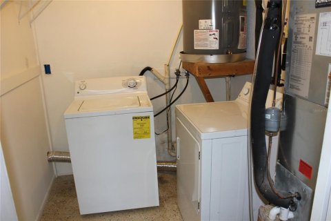 Immobilier commercial à vendre à Punta Gorda, Floride: 3 chambres, 148.46 m2 № 2141884 - photo 12