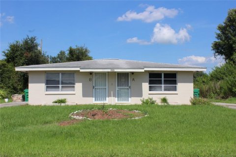 Immobilier commercial à Punta Gorda, Floride 3 chambres, 148.46 m2 № 2141884