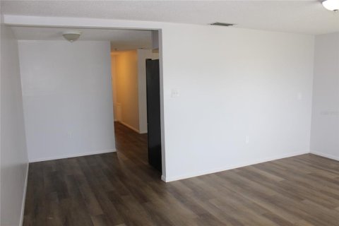 Immobilier commercial à vendre à Punta Gorda, Floride: 3 chambres, 148.46 m2 № 2141884 - photo 2