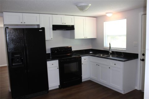 Immobilier commercial à vendre à Punta Gorda, Floride: 3 chambres, 148.46 m2 № 2141884 - photo 25