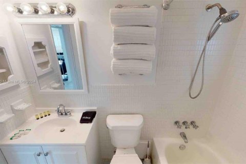 Condo in Miami Beach, Florida, 1 bedroom  № 2057118 - photo 20