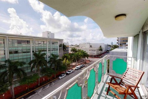Condo in Miami Beach, Florida, 1 bedroom  № 2057118 - photo 27