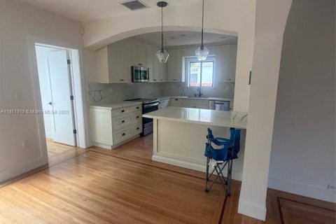 Villa ou maison à vendre à Miami, Floride: 3 chambres, 141.21 m2 № 1925298 - photo 5