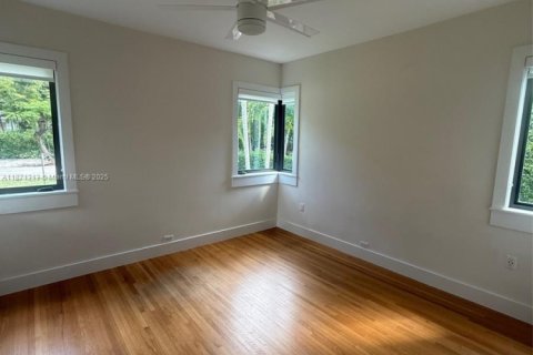 Villa ou maison à vendre à Miami, Floride: 3 chambres, 141.21 m2 № 1925298 - photo 15