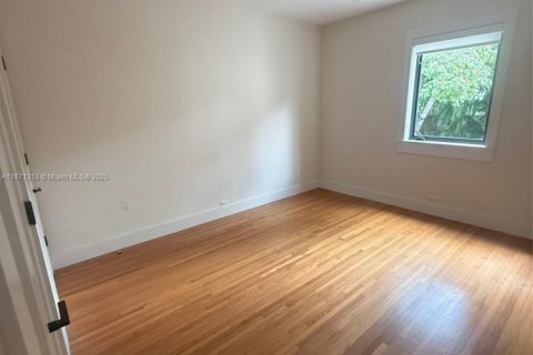 Villa ou maison à vendre à Miami, Floride: 3 chambres, 141.21 m2 № 1925298 - photo 8