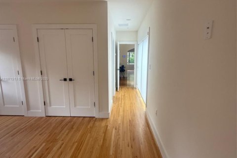 Villa ou maison à vendre à Miami, Floride: 3 chambres, 141.21 m2 № 1925298 - photo 13