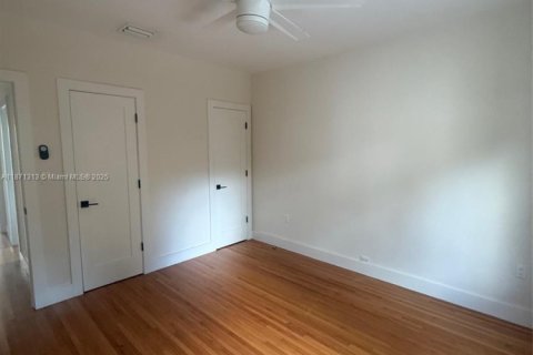 Villa ou maison à vendre à Miami, Floride: 3 chambres, 141.21 m2 № 1925298 - photo 14