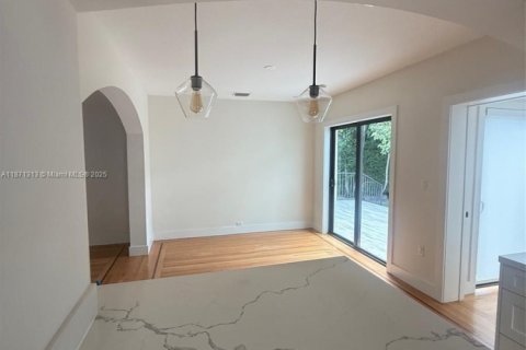 Villa ou maison à vendre à Miami, Floride: 3 chambres, 141.21 m2 № 1925298 - photo 7