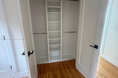 Villa ou maison à vendre à Miami, Floride: 3 chambres, 141.21 m2 № 1925298 - photo 12