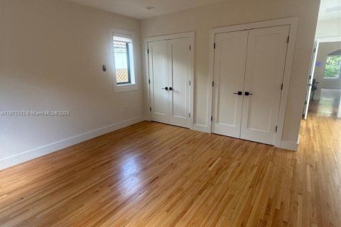 Villa ou maison à vendre à Miami, Floride: 3 chambres, 141.21 m2 № 1925298 - photo 11