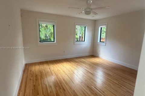 Villa ou maison à vendre à Miami, Floride: 3 chambres, 141.21 m2 № 1925298 - photo 10