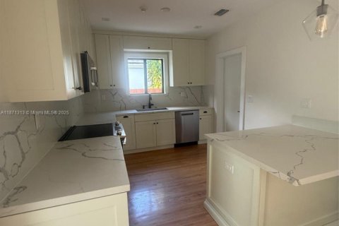 Villa ou maison à vendre à Miami, Floride: 3 chambres, 141.21 m2 № 1925298 - photo 6