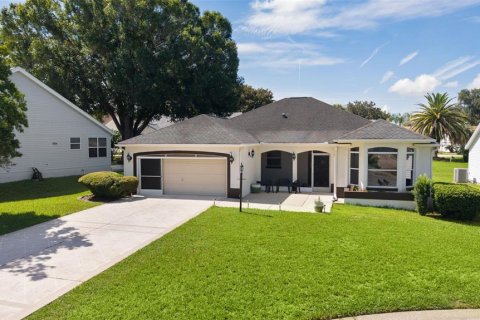 House in Lady Lake, Florida 3 bedrooms, 183.57 sq.m. № 2149494 - photo 6