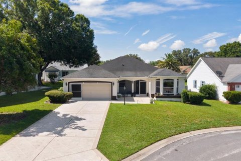 House in Lady Lake, Florida 3 bedrooms, 183.57 sq.m. № 2149494 - photo 5