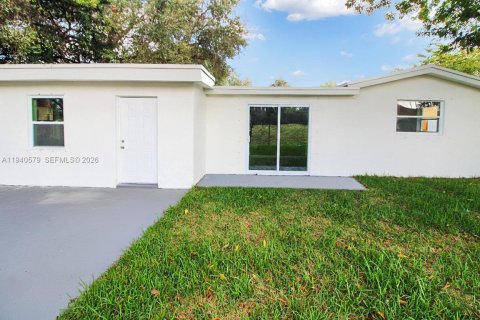 Casa en venta en Lauderhill, Florida, 4 dormitorios, 164.16 m2 № 1997865 - foto 28