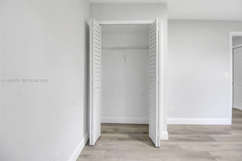 Casa en venta en Lauderhill, Florida, 4 dormitorios, 164.16 m2 № 1997865 - foto 20