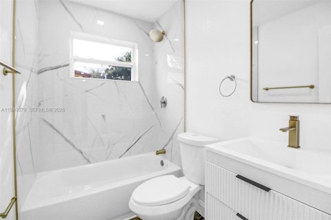 Casa en venta en Lauderhill, Florida, 4 dormitorios, 164.16 m2 № 1997865 - foto 15