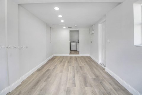 Casa en venta en Lauderhill, Florida, 4 dormitorios, 164.16 m2 № 1997865 - foto 25