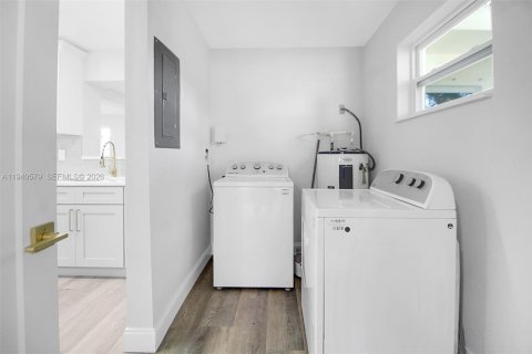 Casa en venta en Lauderhill, Florida, 4 dormitorios, 164.16 m2 № 1997865 - foto 24