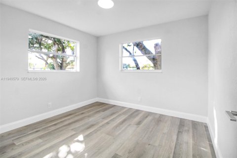 Casa en venta en Lauderhill, Florida, 4 dormitorios, 164.16 m2 № 1997865 - foto 18