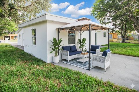 Casa en venta en Lauderhill, Florida, 4 dormitorios, 164.16 m2 № 1997865 - foto 27