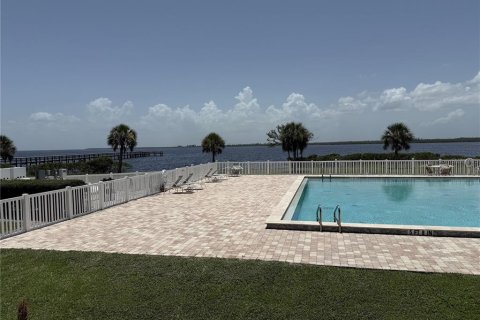 Condominio en venta en Port Charlotte, Florida, 1 dormitorio, 57.23 m2 № 1850293 - foto 30