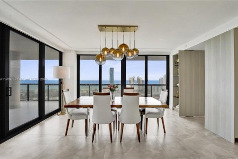 Copropriété à louer à Aventura, Floride: 4 chambres, 219.25 m2 № 1966539 - photo 12