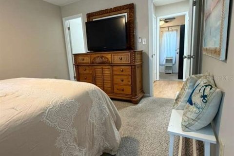 Condo in Bradenton, Florida, 2 bedrooms № 2121272 - photo 10