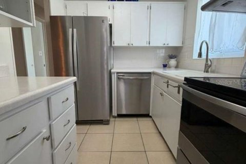 Condo in Bradenton, Florida, 2 bedrooms № 2121272 - photo 7