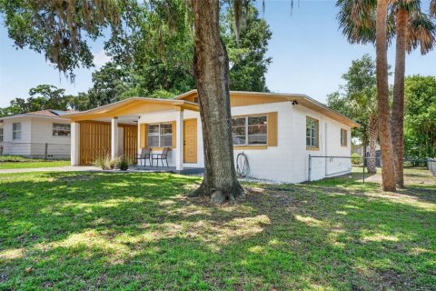 House in Eustis, Florida 2 bedrooms, 117.43 sq.m. № 2110388