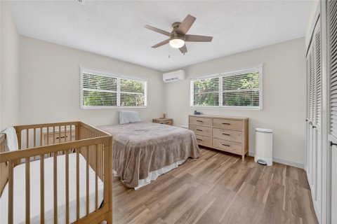 House in Eustis, Florida 2 bedrooms, 117.43 sq.m. № 2110388 - photo 11