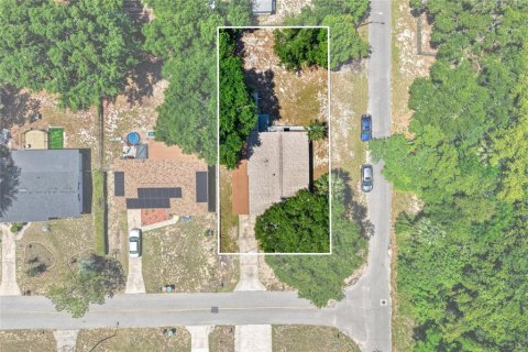 House in Eustis, Florida 2 bedrooms, 117.43 sq.m. № 2110388 - photo 25
