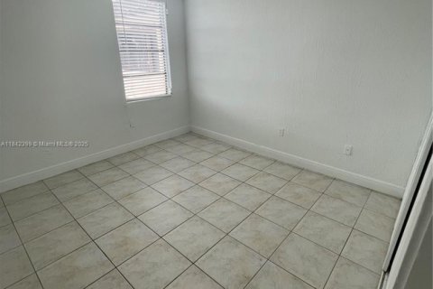 Copropriété à louer à Miami, Floride: 2 chambres, 86.4 m2 № 1834145 - photo 7