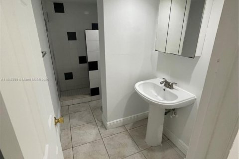 Copropriété à louer à Miami, Floride: 2 chambres, 86.4 m2 № 1834145 - photo 9