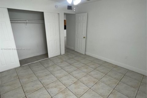 Copropriété à louer à Miami, Floride: 2 chambres, 86.4 m2 № 1834145 - photo 6