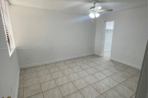 Copropriété à louer à Miami, Floride: 2 chambres, 86.4 m2 № 1834145 - photo 8