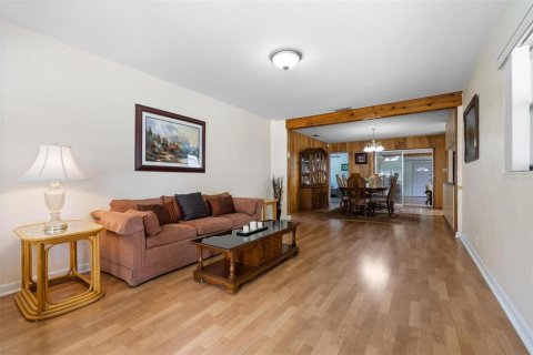 Casa en venta en Tampa, Florida, 3 dormitorios, 183.57 m2 № 2093967 - foto 3